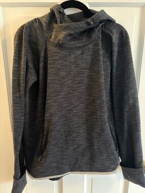 GAP Fit Women’s Grey and Black Pullover Hoodie with Front Pocket and Thumbholes